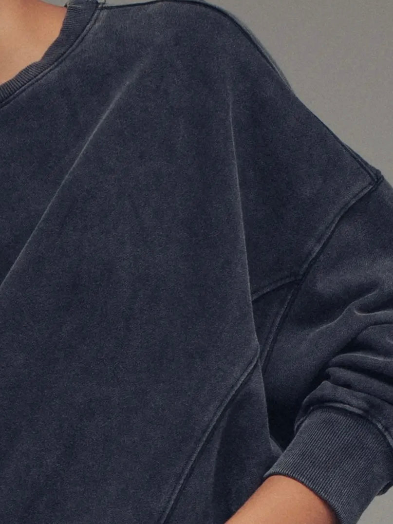 Black Pigment Washed Sweatshirt